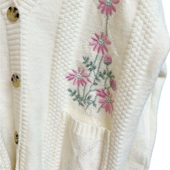 Pink Lily Floral Embroidered Button Up Bohemian Cardigan Cream Size 2X - Picture 4 of 9